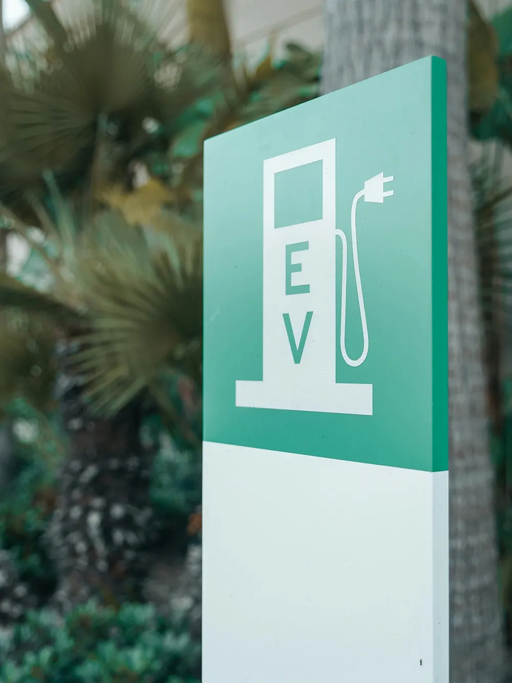 How much does it cost to service an Electric Car